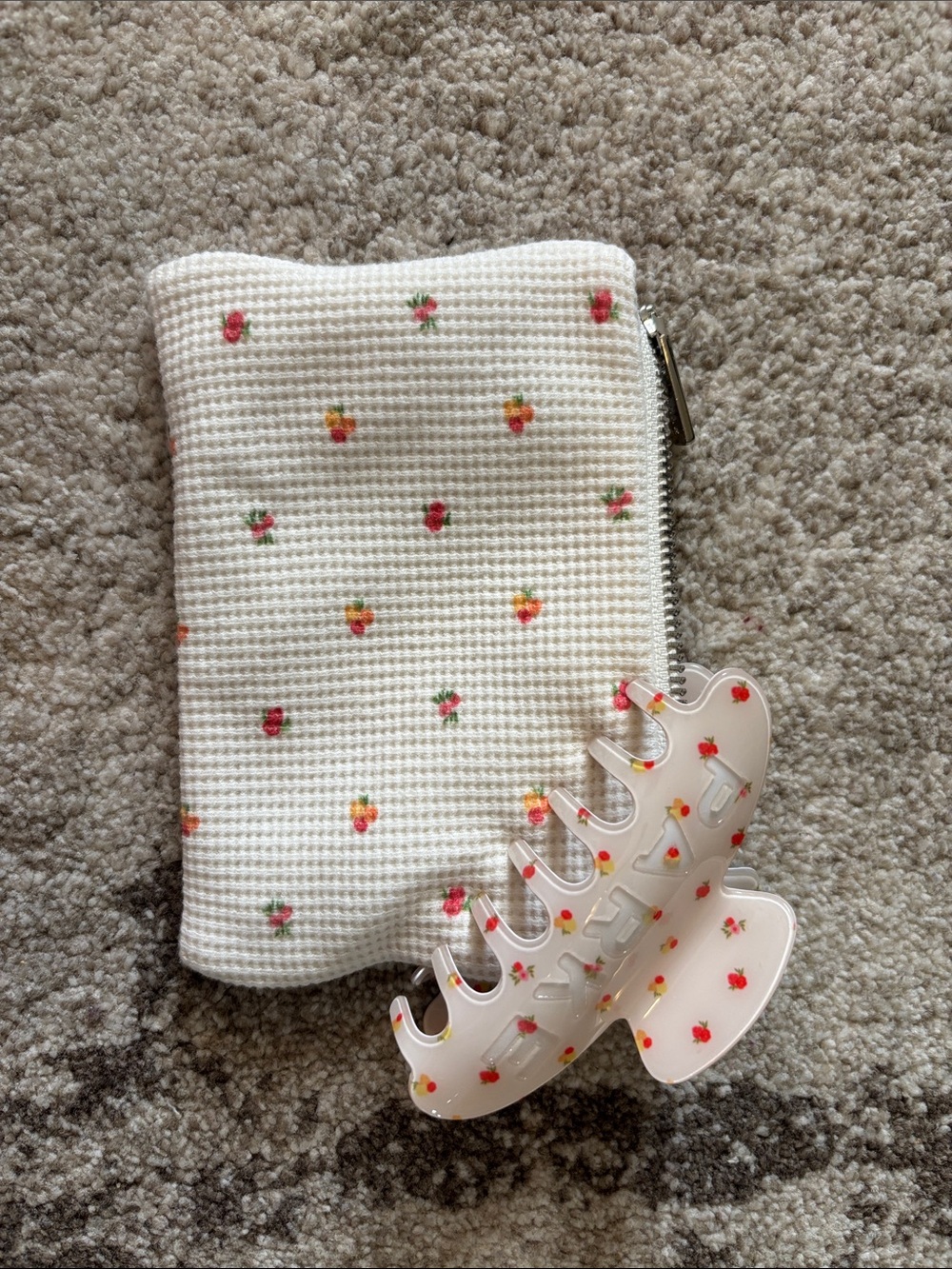 New PARKE claw clip lMaggie & Emma Edit Sunset Floral! SOLD OUT ON WEBSITE!